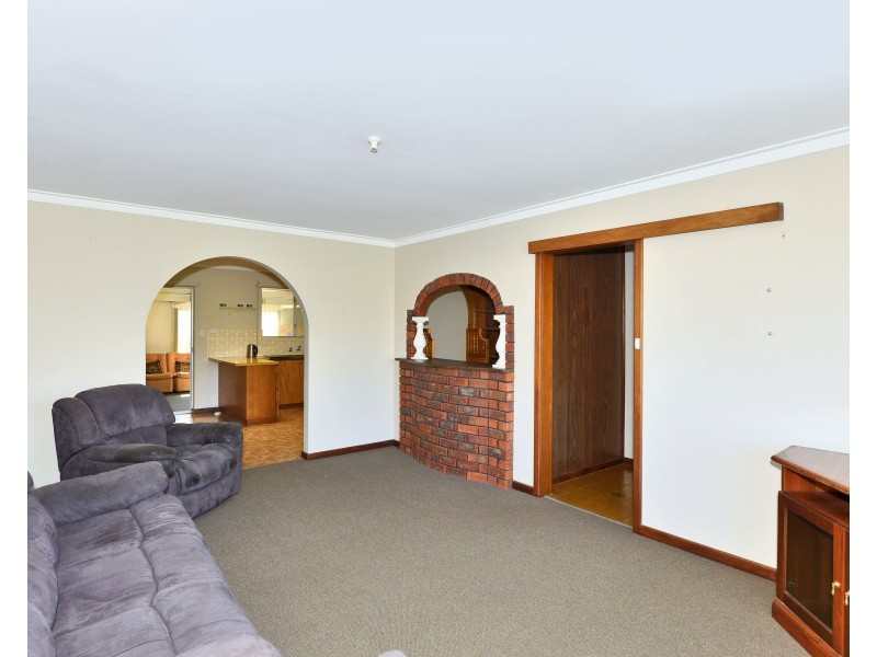 32 Maria Street, Dudley Park WA 6210