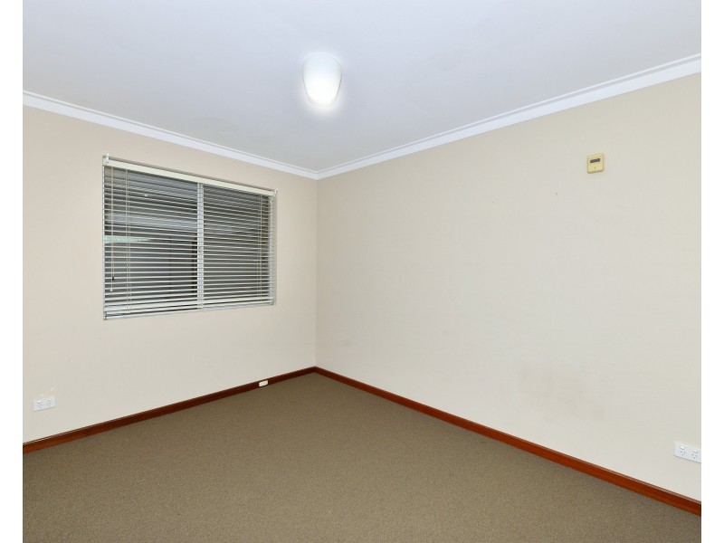 32 Maria Street, Dudley Park WA 6210