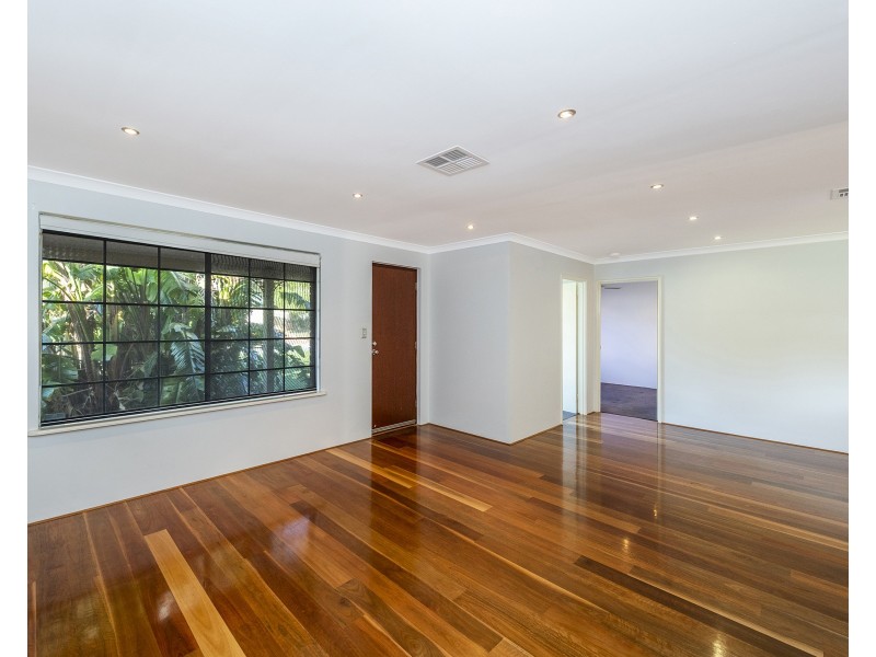 12 Summerlea Avenue, Meadow Springs WA 6210