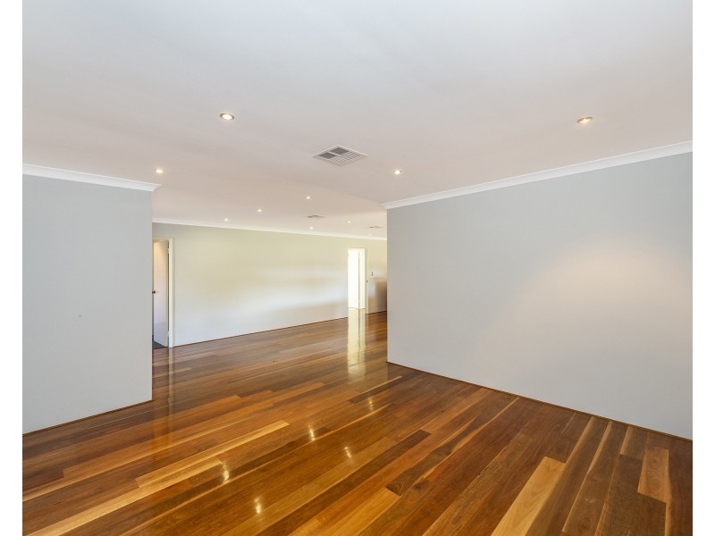 12 Summerlea Avenue, Meadow Springs WA 6210