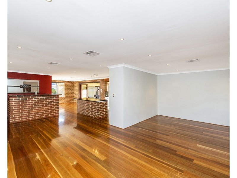 12 Summerlea Avenue, Meadow Springs WA 6210