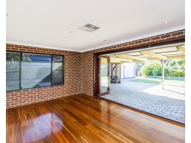 12 Summerlea Avenue, Meadow Springs WA 6210