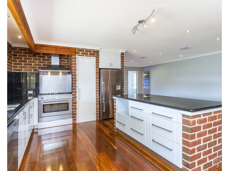 12 Summerlea Avenue, Meadow Springs WA 6210