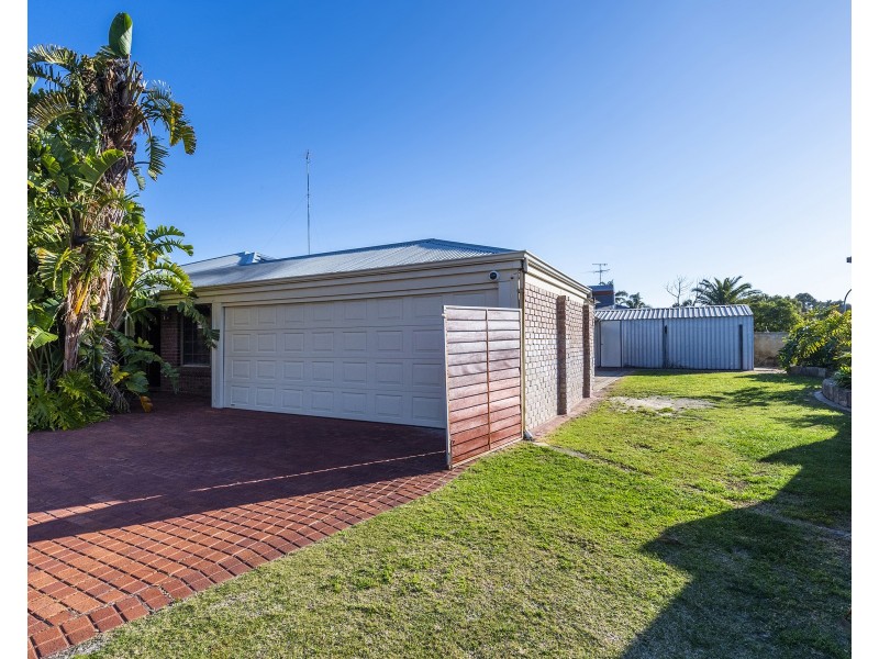 12 Summerlea Avenue, Meadow Springs WA 6210