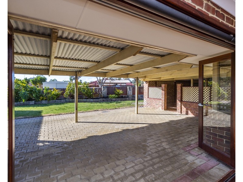 12 Summerlea Avenue, Meadow Springs WA 6210