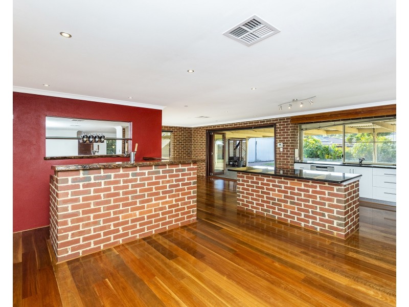 12 Summerlea Avenue, Meadow Springs WA 6210