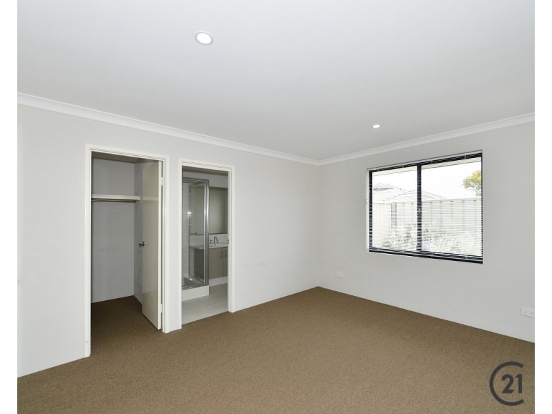 21 Thangoo Way, Golden Bay WA 6174