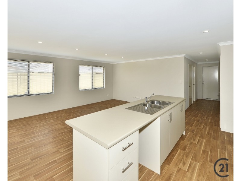 21 Thangoo Way, Golden Bay WA 6174