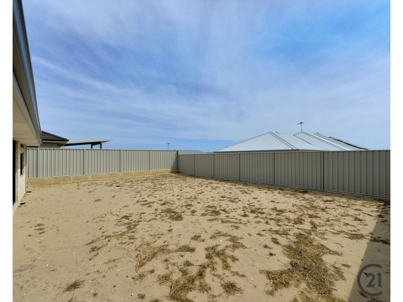 21 Thangoo Way, Golden Bay WA 6174