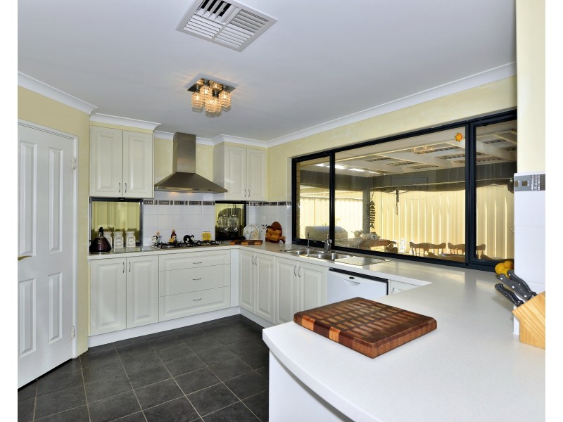 19 Bellambi Chase, Lakelands WA 6180