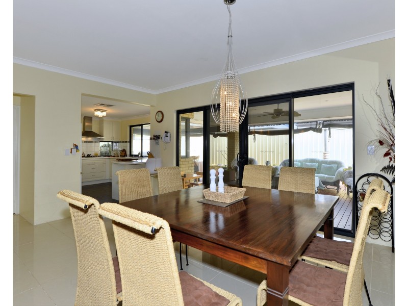 19 Bellambi Chase, Lakelands WA 6180