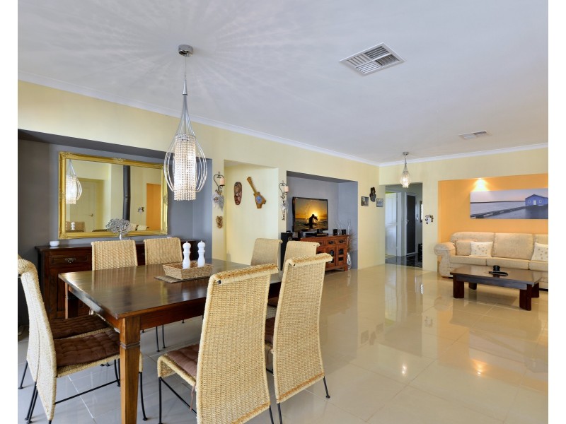 19 Bellambi Chase, Lakelands WA 6180