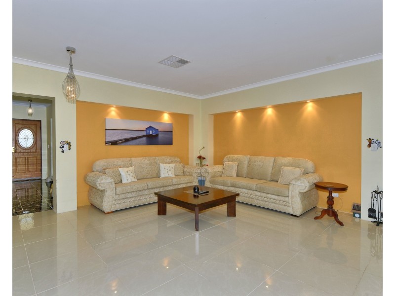 19 Bellambi Chase, Lakelands WA 6180