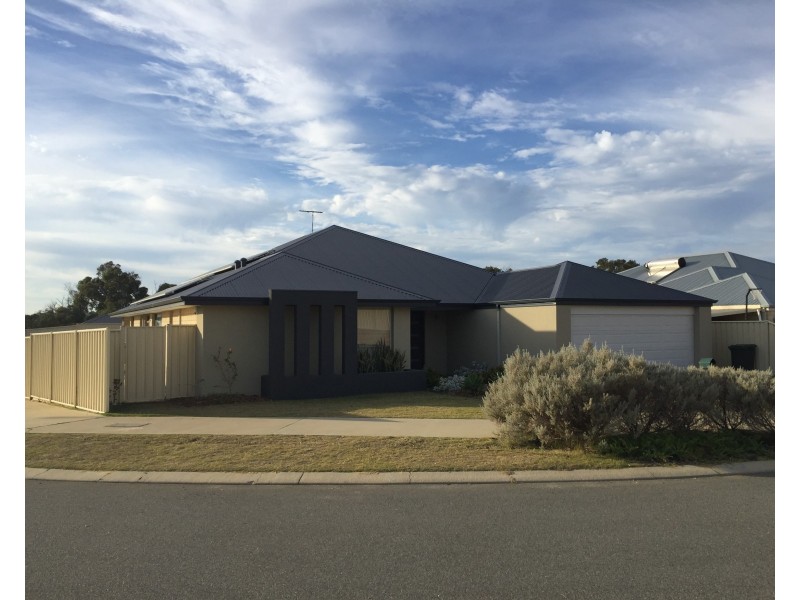 24 Garcia Loop, Lakelands WA 6180