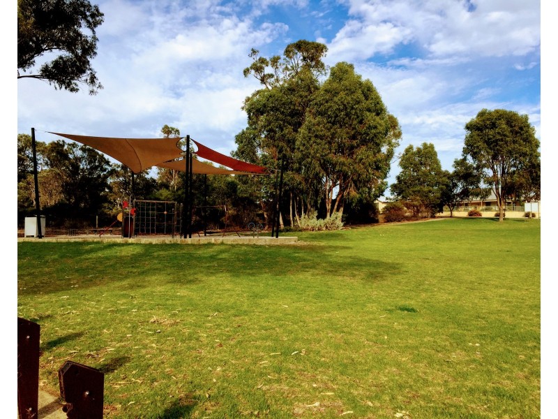 24 Garcia Loop, Lakelands WA 6180