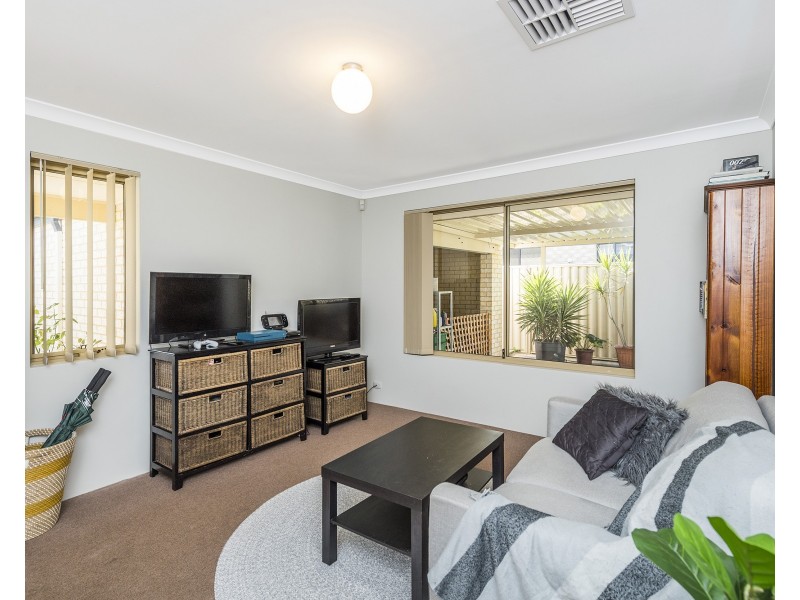 4 Regina Gardens, Greenfields WA 6210