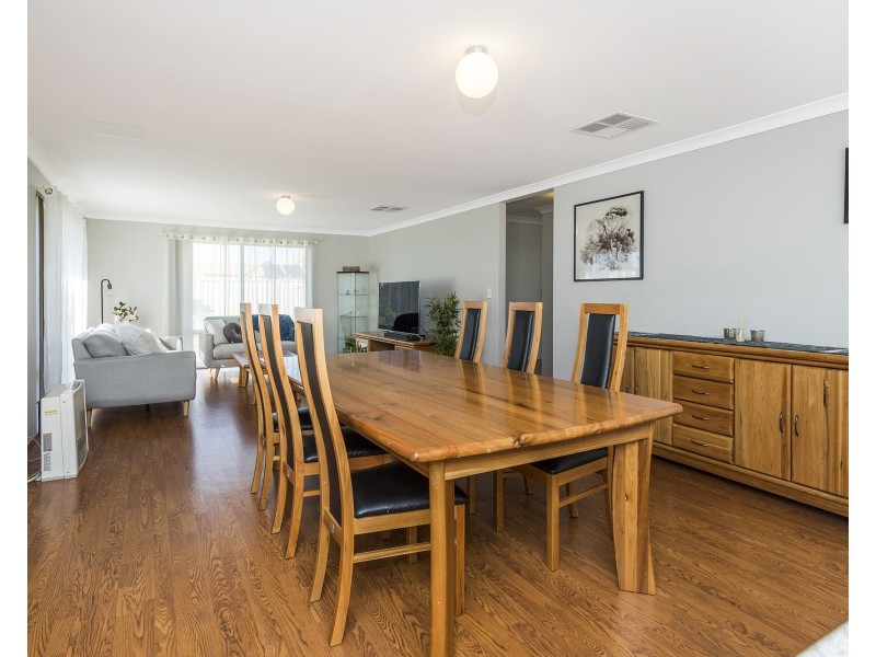 4 Regina Gardens, Greenfields WA 6210