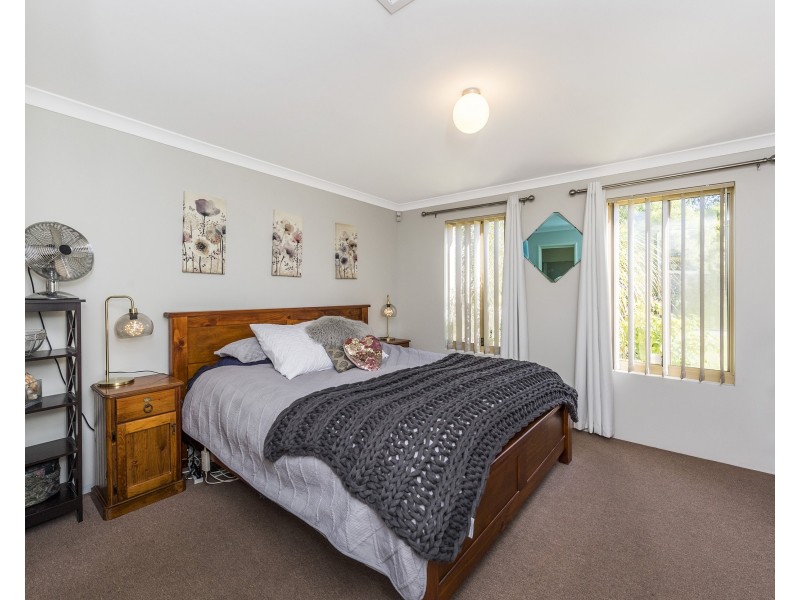 4 Regina Gardens, Greenfields WA 6210