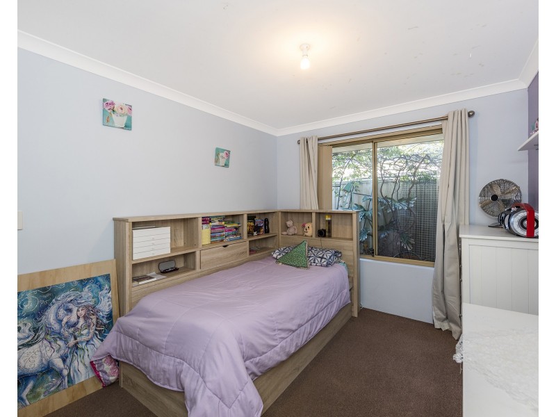 4 Regina Gardens, Greenfields WA 6210