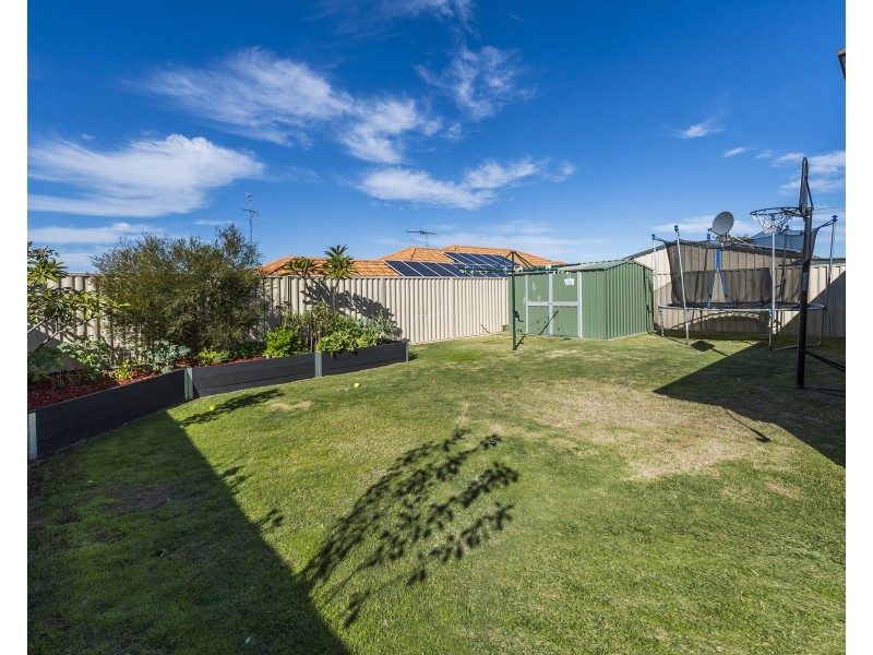4 Regina Gardens, Greenfields WA 6210