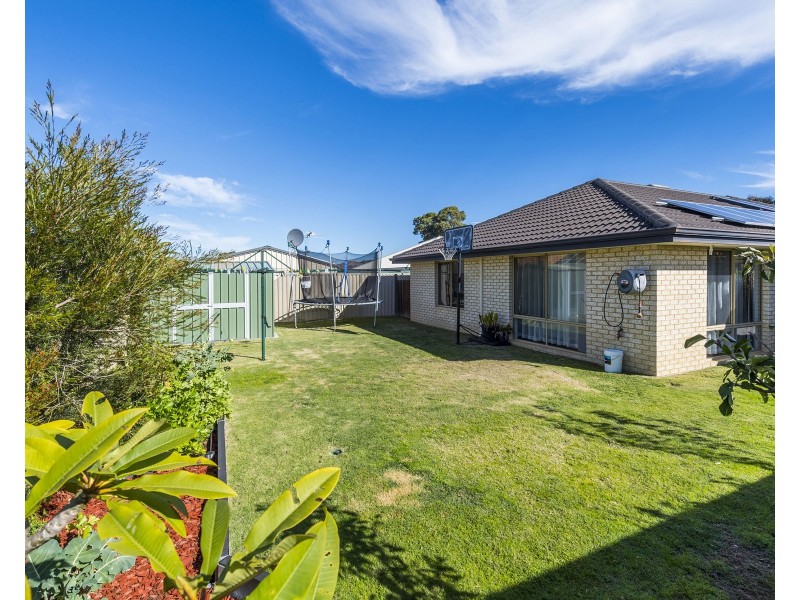 4 Regina Gardens, Greenfields WA 6210