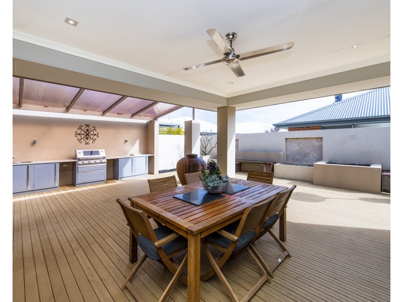 11 Cohen Vista, Lakelands WA 6180