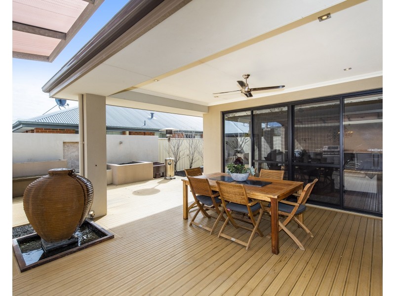 11 Cohen Vista, Lakelands WA 6180