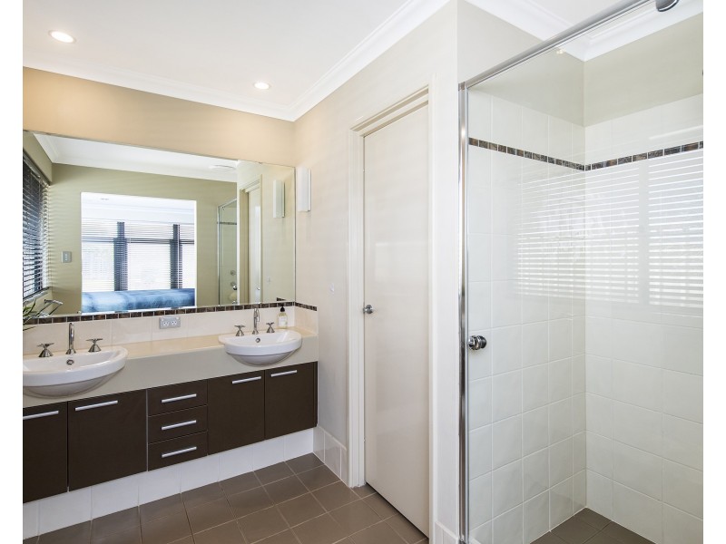 11 Cohen Vista, Lakelands WA 6180