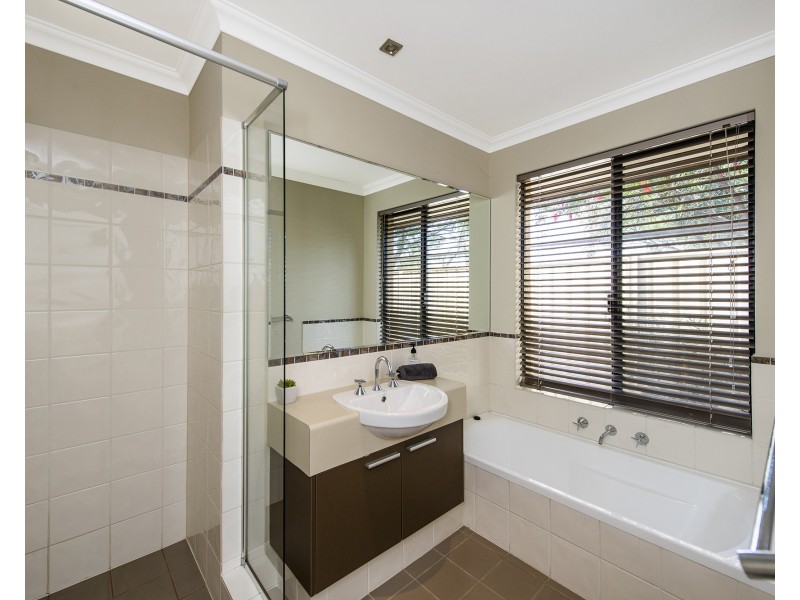 11 Cohen Vista, Lakelands WA 6180