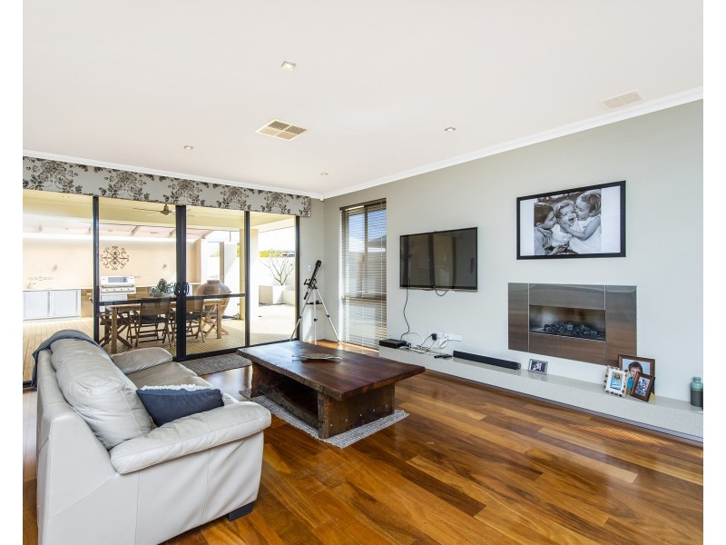 11 Cohen Vista, Lakelands WA 6180