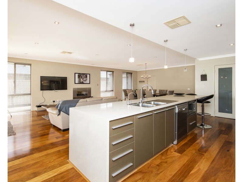 11 Cohen Vista, Lakelands WA 6180