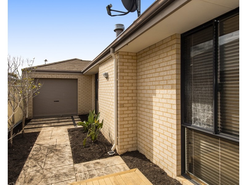 11 Cohen Vista, Lakelands WA 6180