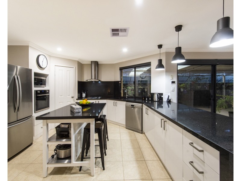 51 Seascapes Boulevard, Halls Head WA 6210