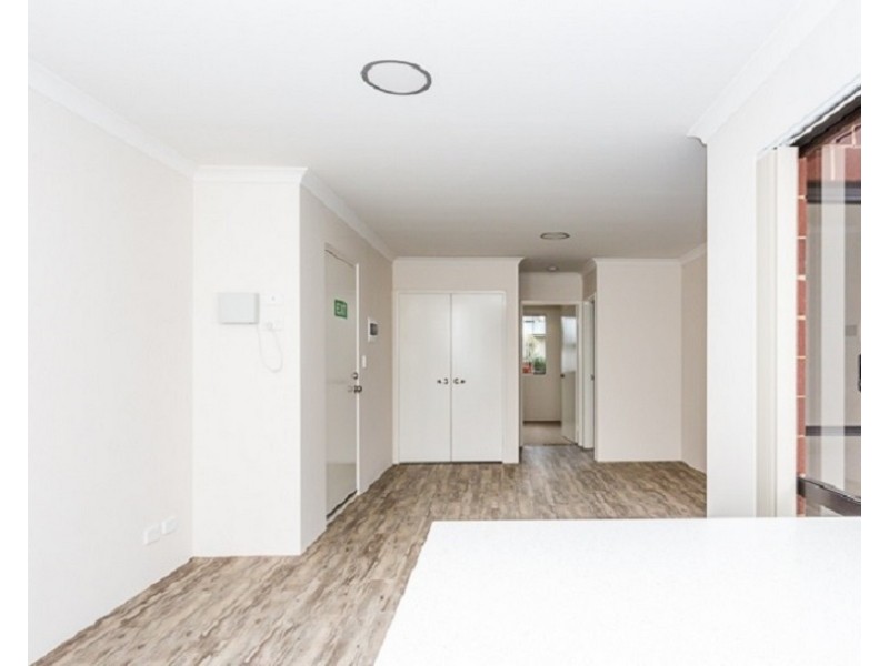 2/9  Hancock Street, Mandurah WA 6210