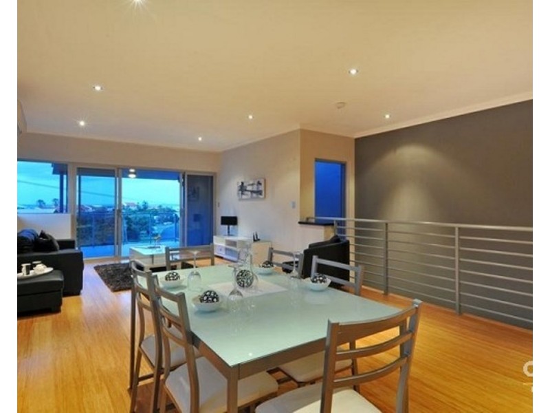 21A Oversby Street, Halls Head WA 6210