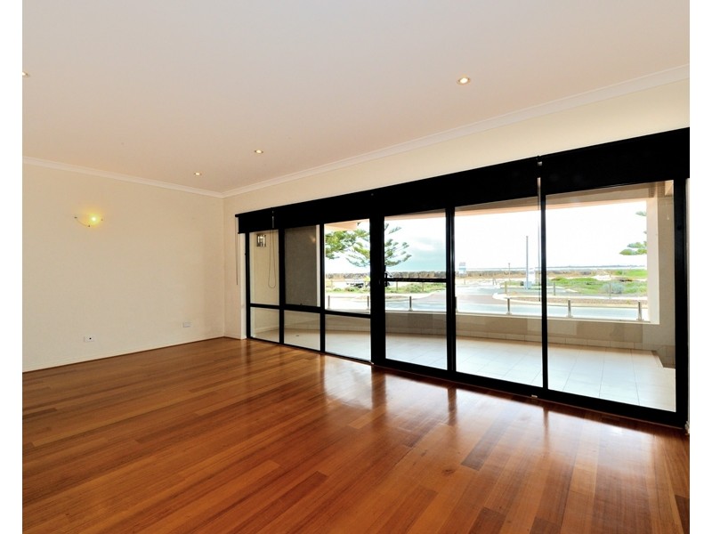 2/51 Breakwater Parade, Mandurah WA 6210