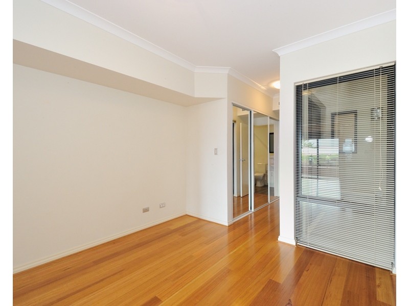 2/51 Breakwater Parade, Mandurah WA 6210