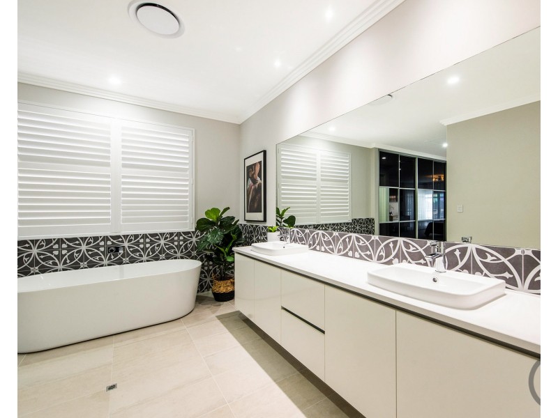 12 Europa Place, Dudley Park WA 6210