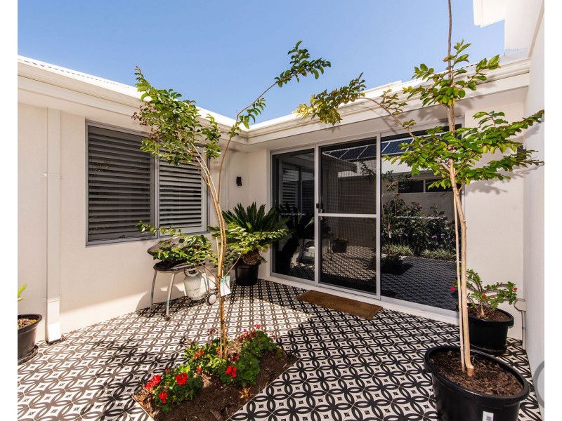 12 Europa Place, Dudley Park WA 6210