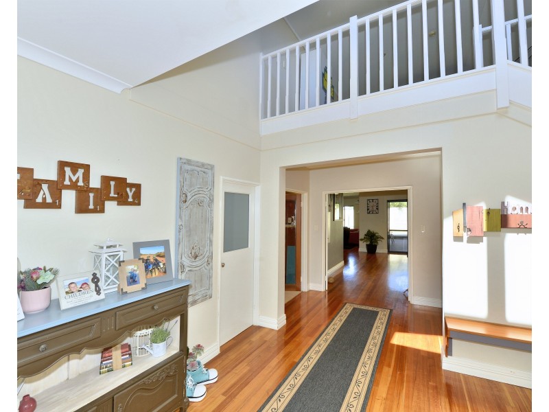 10 Coastal Retreat, Wannanup WA 6210