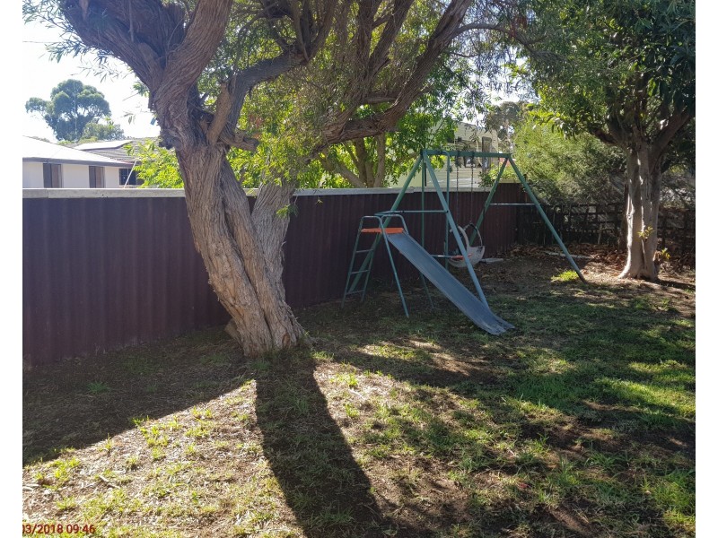4 Maria Place, Dudley Park WA 6210