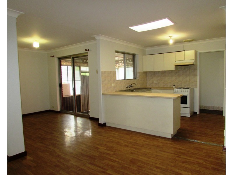 4 Maria Place, Dudley Park WA 6210