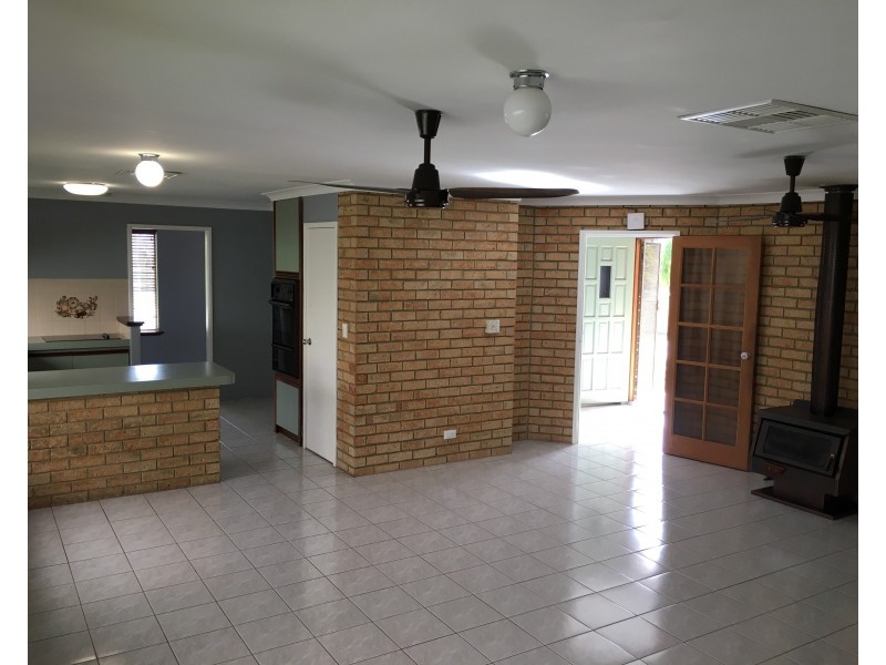 10 Torrens Place, Greenfields WA 6210