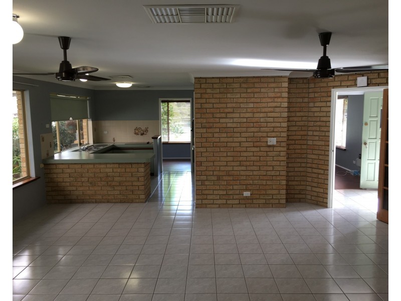 10 Torrens Place, Greenfields WA 6210