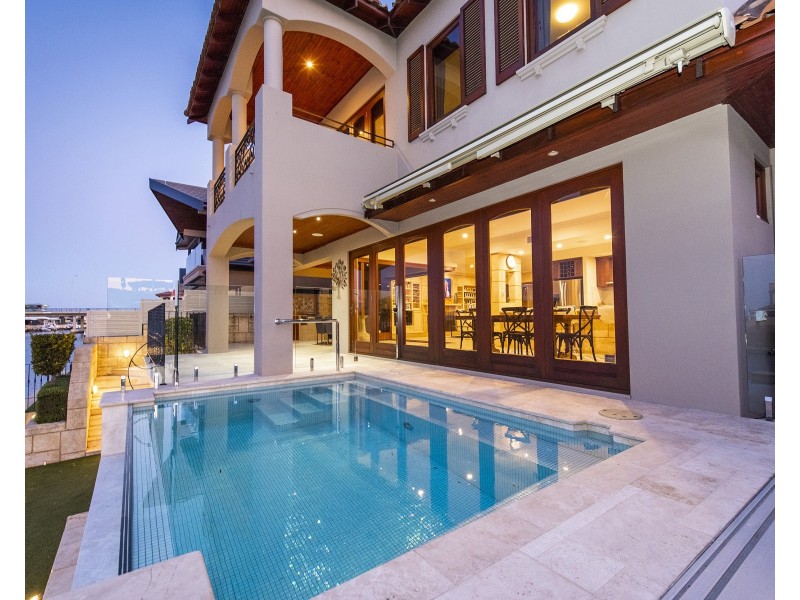 48 Aztec Island Retreat, Halls Head WA 6210