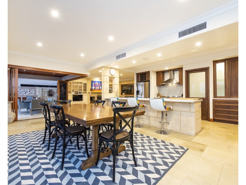 48 Aztec Island Retreat, Halls Head WA 6210