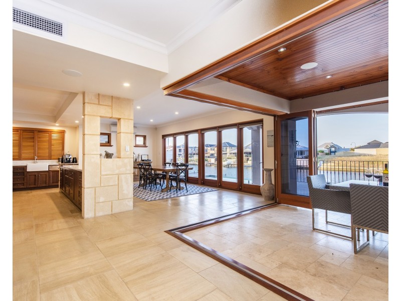 48 Aztec Island Retreat, Halls Head WA 6210