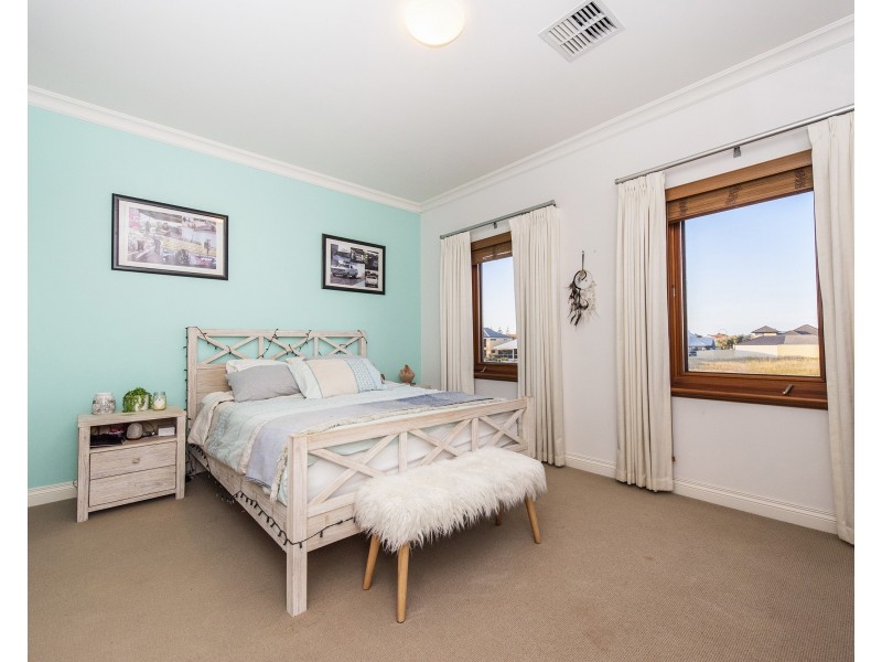 48 Aztec Island Retreat, Halls Head WA 6210