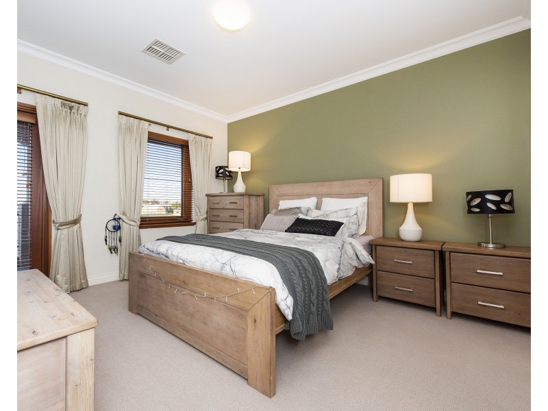 48 Aztec Island Retreat, Halls Head WA 6210