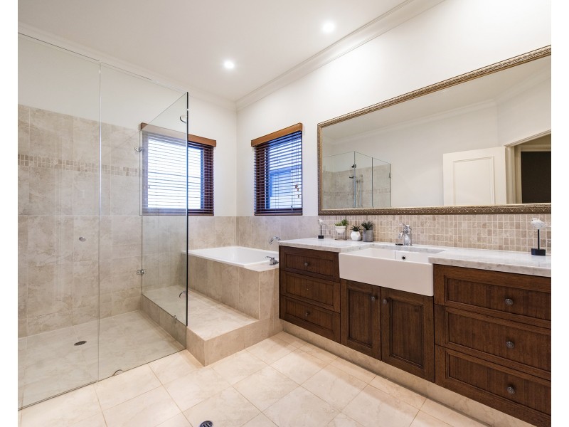 48 Aztec Island Retreat, Halls Head WA 6210